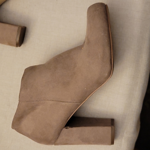 Madden NYC womens ankle heeled boots - Picture 2 of 3